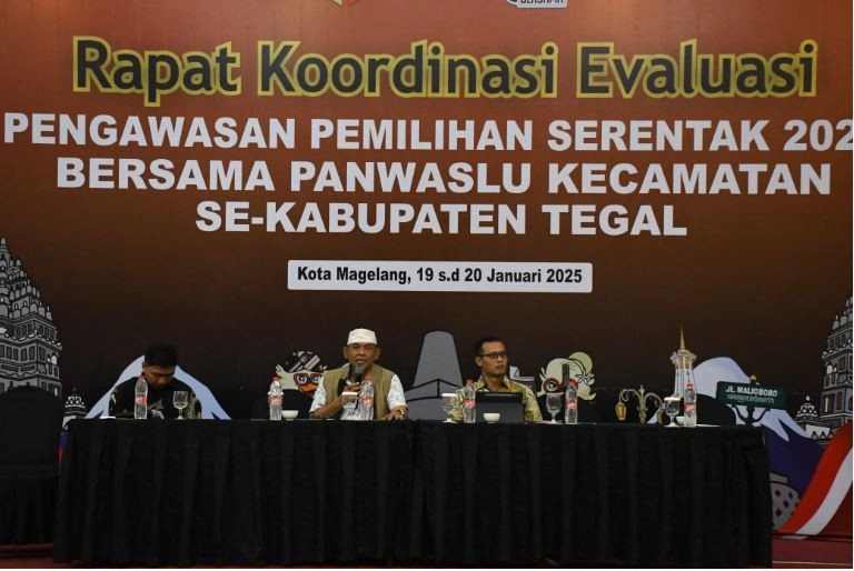 Kepala Badan Kesatuan Bangsa dan Politik Kabupaten Tegal Menghadiri Rapat Koordinasi Evaluasi Pengaw